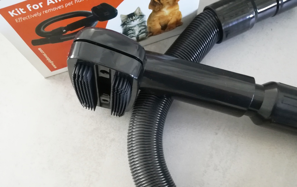 Tierbürste mit PVC-Kamm u. Schlauch